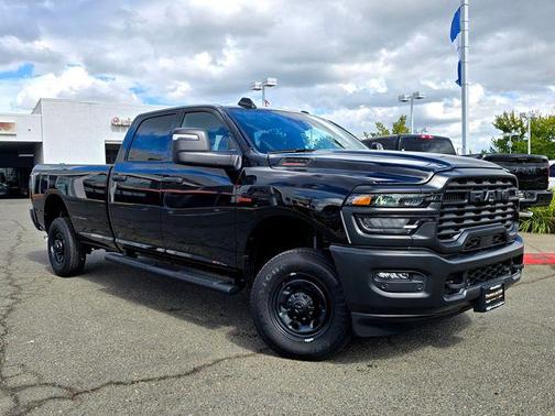 2025 RAM 2500 Tradesman Crew Cab 4x4 8' Box