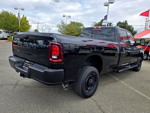 2025 RAM 2500 Tradesman Crew Cab 4x4 8' Box
