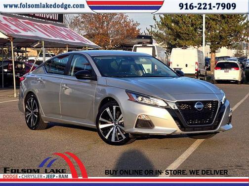 2022 Nissan Altima SR FWD