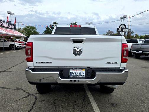 2020 RAM 2500 Laramie Crew Cab 4X4 6'4' Box