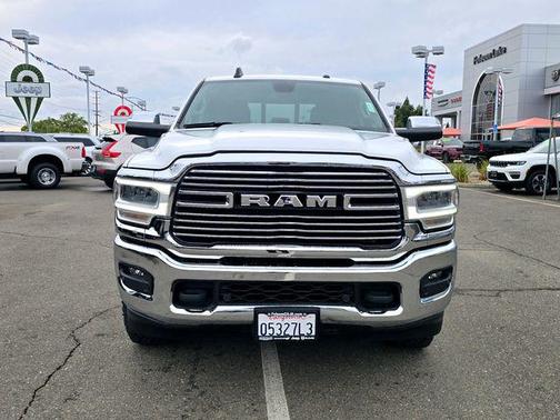 2020 RAM 2500 Laramie Crew Cab 4X4 6'4' Box