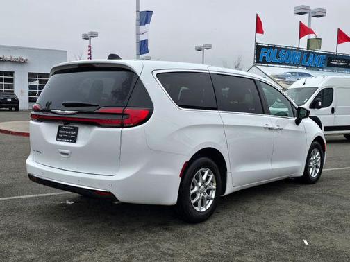 2026 Chrysler Pacifica L