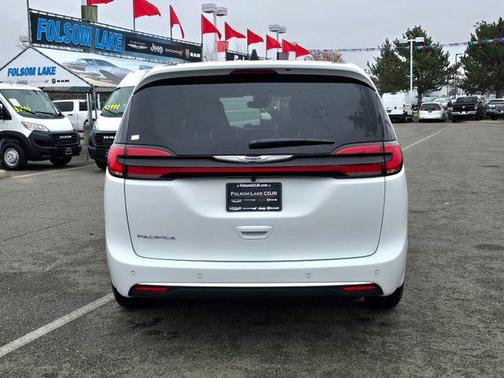 2026 Chrysler Pacifica L
