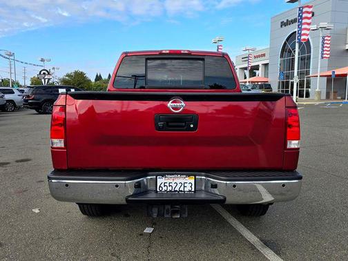 2015 Nissan Titan SV