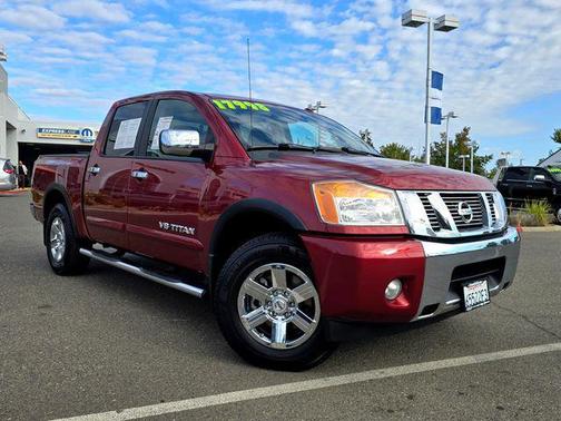 2015 Nissan Titan SV