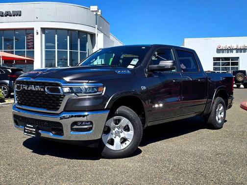 Granite Crystal Metallic Clearcoat 2026 RAM 1500 Big Horn/Lone Star