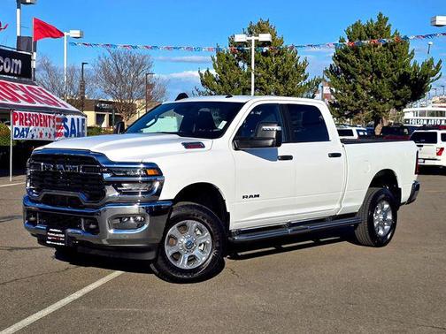 2025 RAM 2500 Big Horn Crew Cab 4x4 6'4' Box