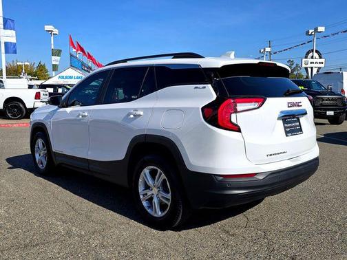 2022 GMC Terrain SLE