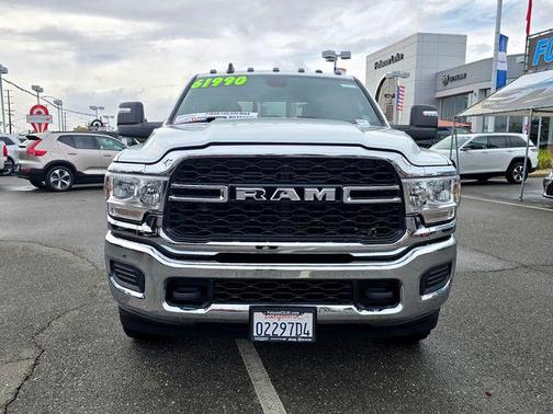 2024 RAM 3500 Tradesman Crew Cab 4x4 8' Box