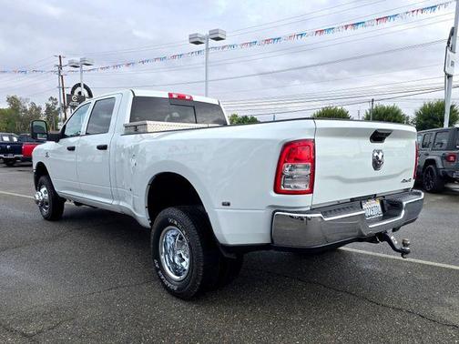 2024 RAM 3500 Tradesman Crew Cab 4x4 8' Box