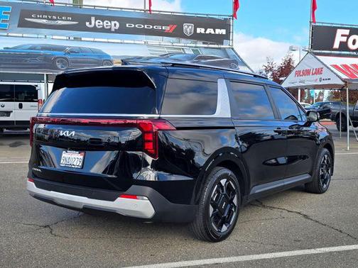 2025 Kia Carnival EX