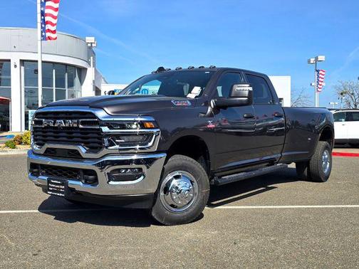 2026 RAM 3500 Tradesman Crew Cab 4x4 8' Box
