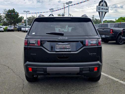 Diamond Black Crystal Pearlcoat 2026 Jeep Cherokee Limited