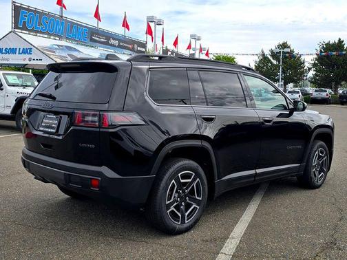 Diamond Black Crystal Pearlcoat 2026 Jeep Cherokee Limited