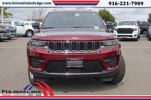 2025 Jeep Grand Cherokee Laredo