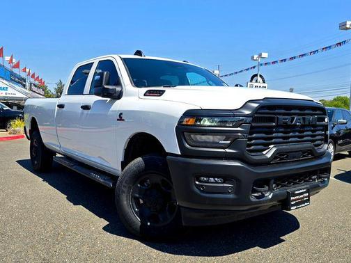 2025 RAM 2500 Tradesman Crew Cab 4x4 8' Box