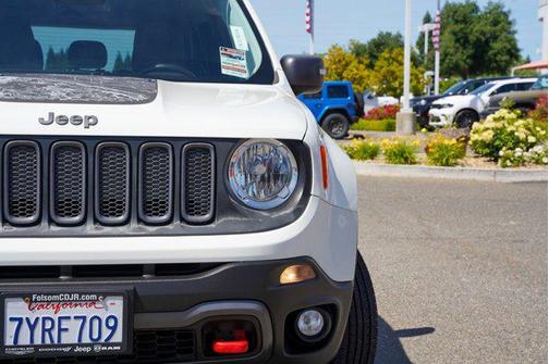 2017 Jeep Renegade Trailhawk