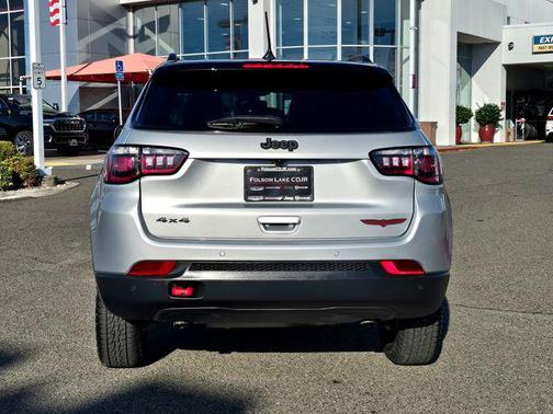 2024 Jeep Compass Trailhawk