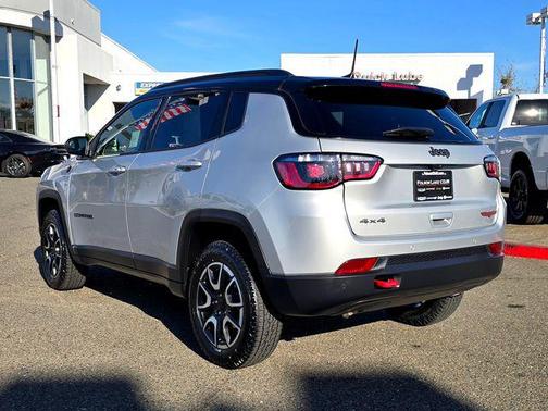 2024 Jeep Compass Trailhawk