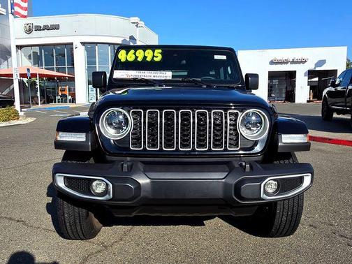 2024 Jeep Wrangler 4-Door Sahara 4x4