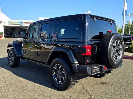 2024 Jeep Wrangler 4-Door Sahara 4x4