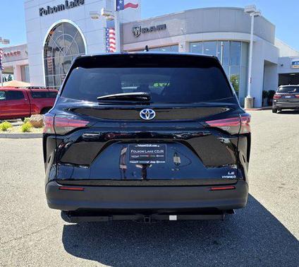 2021 Toyota Sienna LE