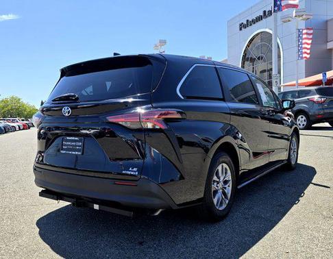 2021 Toyota Sienna LE