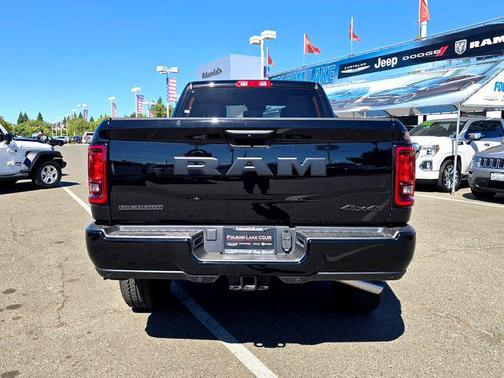 2025 RAM 2500 Big Horn Crew Cab 4x4 6'4' Box