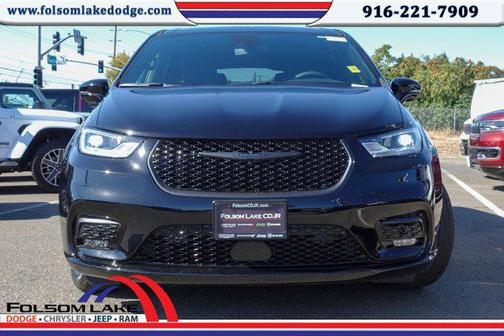 2024 Chrysler Pacifica Hybrid S Appearance Pkg