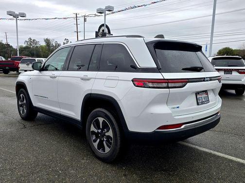 2022 Jeep Grand Cherokee 4xe Base