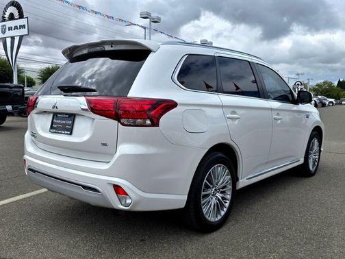 2022 Mitsubishi Outlander PHEV SEL