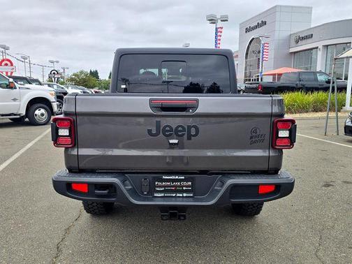 2025 Jeep Gladiator Willys