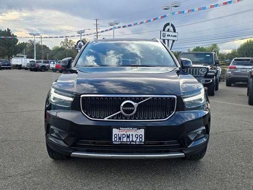 2021 Volvo XC40 T4 Momentum