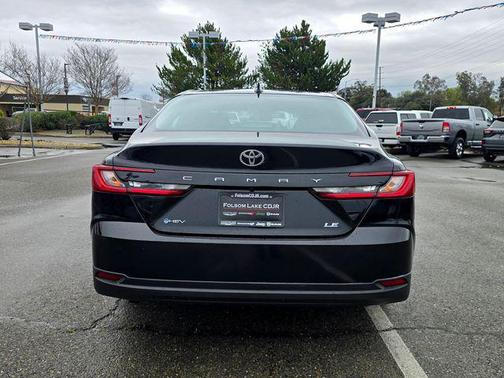 2025 Toyota Camry LE