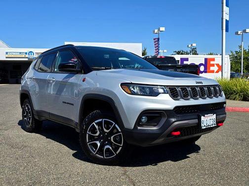 2024 Jeep Compass Trailhawk