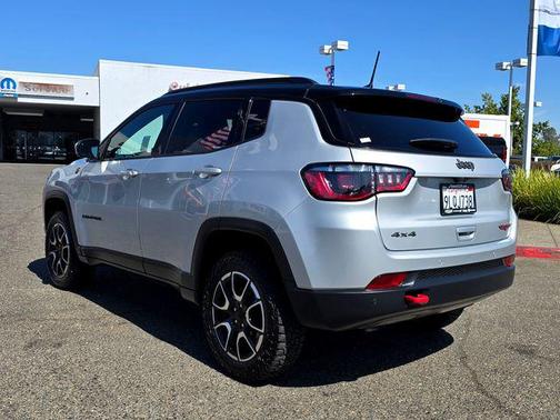 2024 Jeep Compass Trailhawk