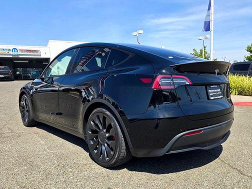 2022 Tesla Model Y Performance Dual Motor All-Wheel Drive