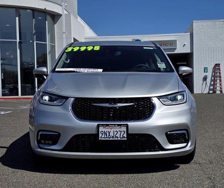 2023 Chrysler Pacifica Hybrid Touring L