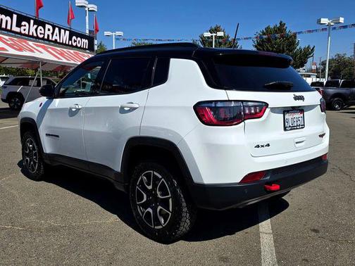 2024 Jeep Compass Trailhawk