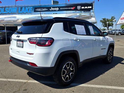 2024 Jeep Compass Trailhawk