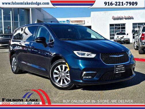 2024 Chrysler Pacifica Hybrid Select