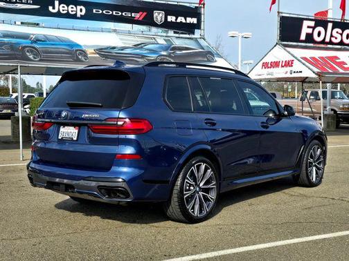 2022 BMW X7 M50i
