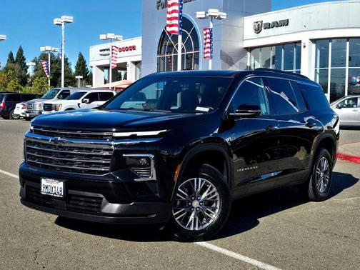 2024 Chevrolet Traverse LT