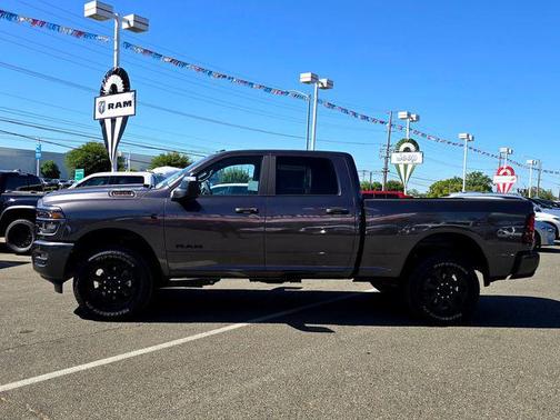 2025 RAM 3500 Big Horn Crew Cab 4x4 6'4' Box