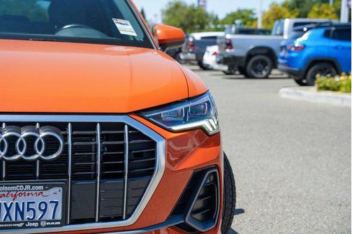 2023 Audi Q3 Premium 45 TFSI S line quattro Tiptronic