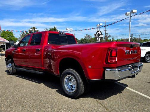 Molten Red Pearlcoat 2026 RAM 3500 Tradesman Crew Cab 4x4 8' Box