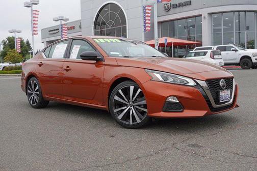 2020 Nissan Altima SR FWD