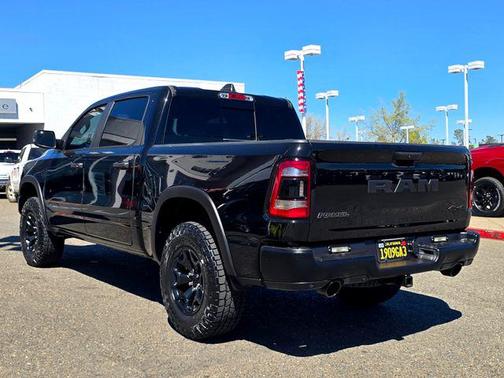 Diamond Black Crystal Pearlcoat 2021 RAM 1500 Rebel