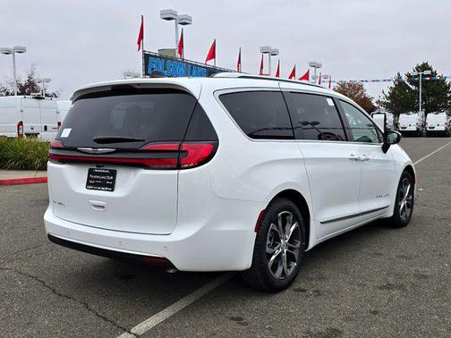 2026 Chrysler Pacifica L