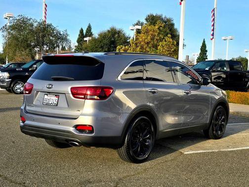 2020 Kia Sorento S
